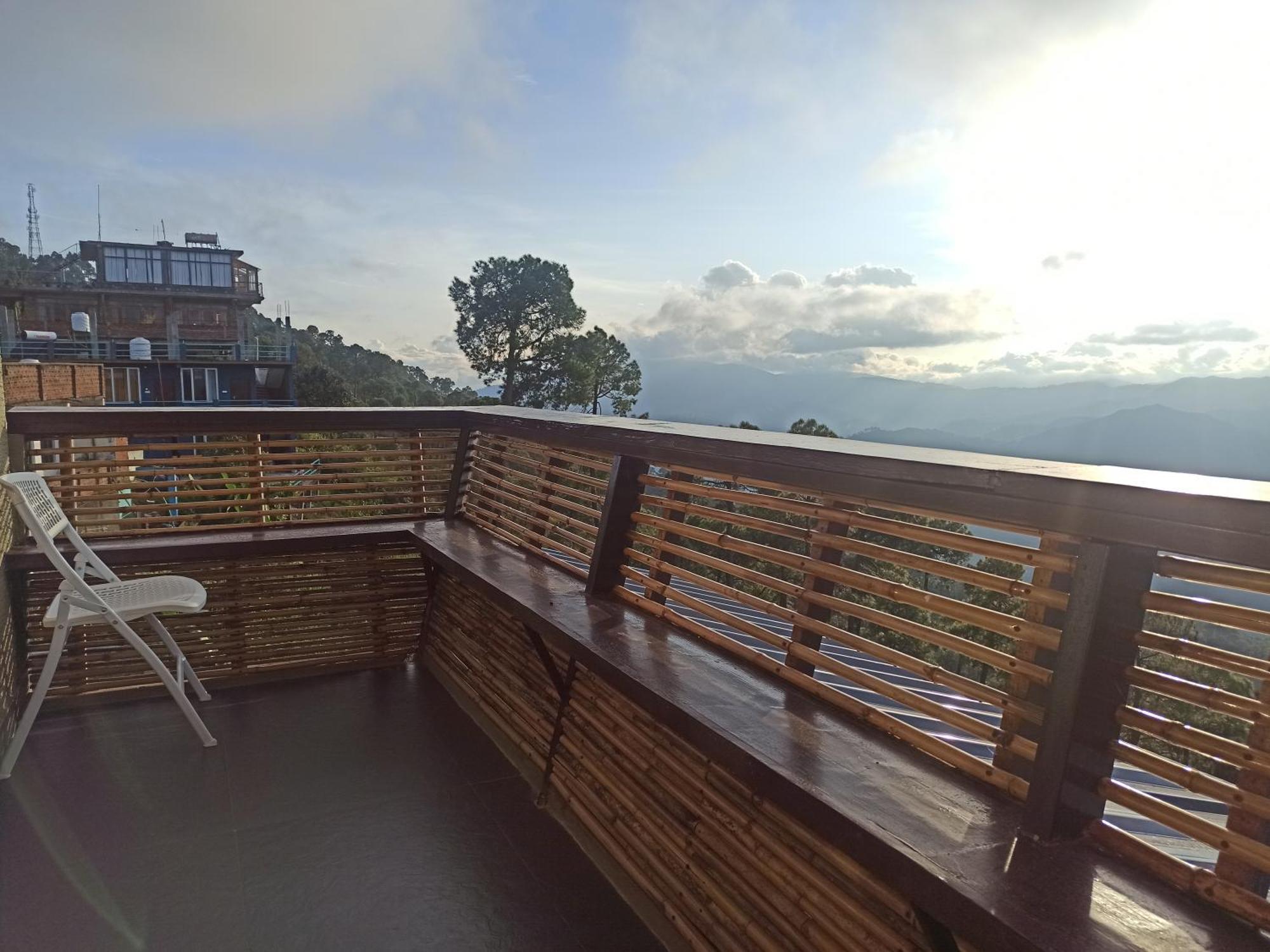 Himalayan Hobbit House Hotel Almora Ngoại thất bức ảnh