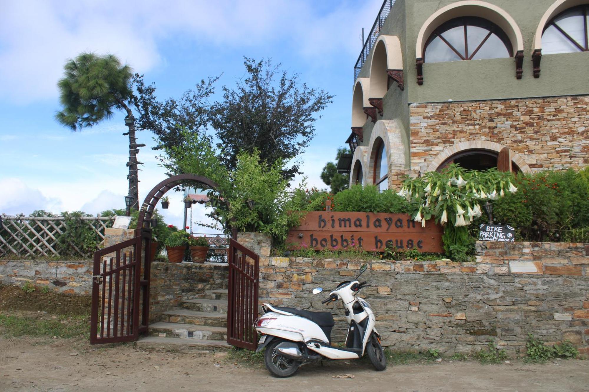 Himalayan Hobbit House Hotel Almora Ngoại thất bức ảnh